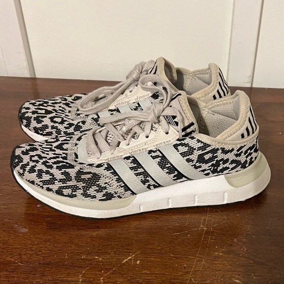 ADIDAS Swift Run X Womens Gray Leopard Shoes size 7.5 - Picture 9 of 9